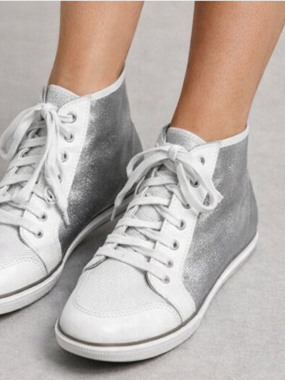 Elie Tahari High Top Sneakers 8 Silver Metallic White Leather